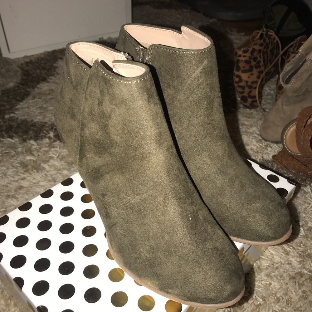 Booties - Picture 3 of 4